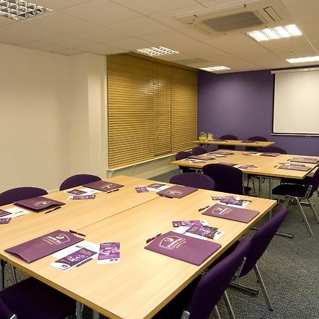 Premier Inn Manchester Central Exterior photo
